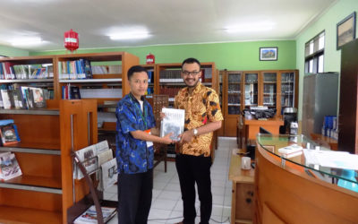 Sumbangan Buku untuk Perpustakaan KAI